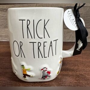 Cute 🥰 TRICK OR TREAT Mummy Frankenstein Dracula Witch Halloween Mug by RAE DUN…